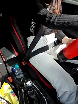 sexy7883 (G milf) - Montain @Topless outside Risk