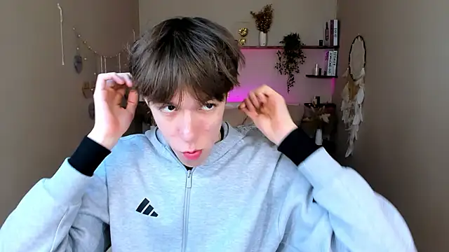 markbranston (M twink) - I am in boxers