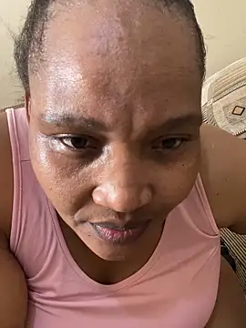 Webcam Model (Amandious)  is live.Free join now!