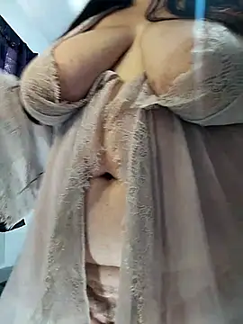 lucydiamonds1 (F young) - TSUNAMI SQUIRT AND CUM