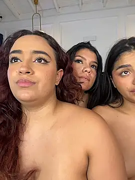 NaughtyNinnaXXX webcam