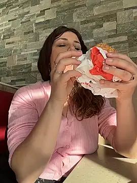 daisyvibesss - DaisyVibesss's free webcam