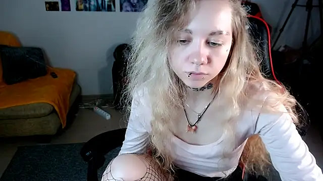 nica_kawaii - Nica_Kawaii's free webcam - UK Sex Cams