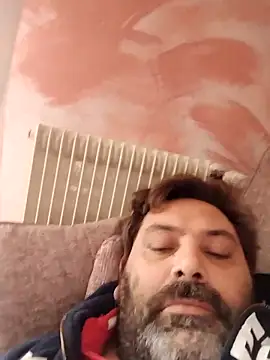 necroforo (M mature) - Senza masturbarmi e venire fino al goal