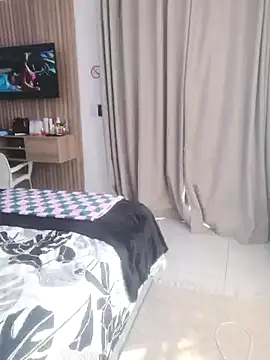 cutehoney92 (F young) - Let me squirt