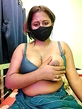 Webcam Model (LoveLy-Soneya) is live