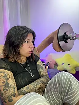 Webcam Model (_antonella_dreamss) is live