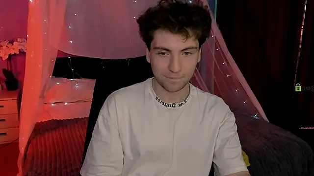 joseph_bear_ (Ask my age) - show dick