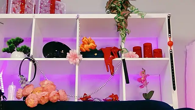 Ella__Kross live sex cam