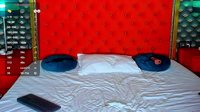 VallerieJones live sex cam