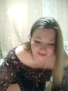 vselenasun402 - VselenaSun402's free webcam