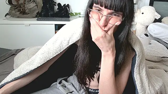 ceriselapine - CeriseLapine's free webcam