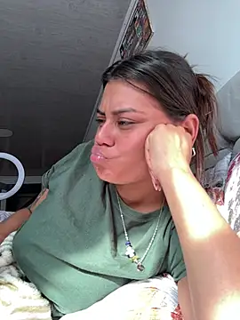 Webcam Model (RachelWeisz_)  is live.Free join now!