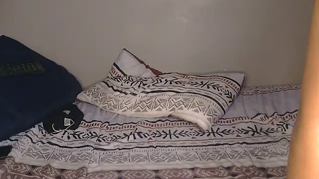 cherieblushx - CherieBlushX's free webcam