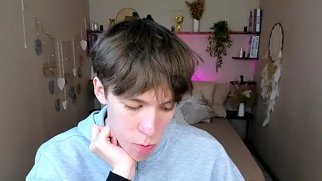 markbranston (M twink) - I am in boxers