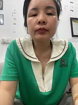 ivy_trix2 - Ivy_Trix2's free webcam - UK Sex Cams