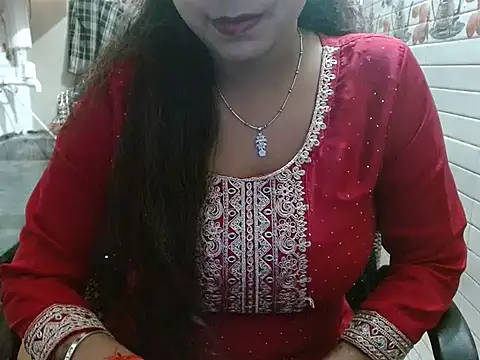 LovingPihu live cam profile