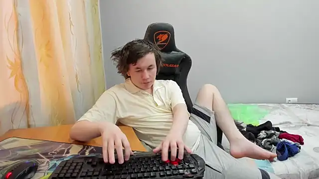 iliaskrislove - Iliaskrislove's free webcam - UK Sex Cams