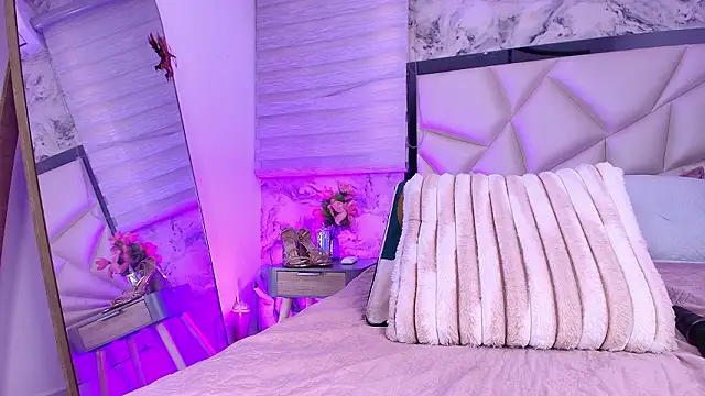 lili_jhonson - Lili_jhonson's free webcam - UK Sex Cams