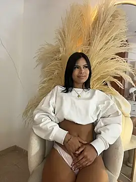 Webcam Model (Michell_sr)  is live.Free join now!