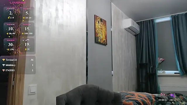 stacy_davice (F milf) - SHOW TITS