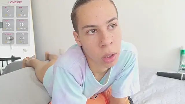 grey___27 - Grey___27's free webcam