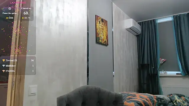 stacy_davice (F milf) - SHOW TITS