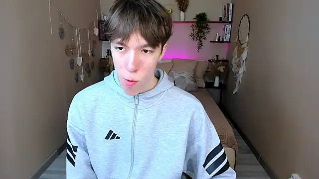 markbranston (M twink) - I am in boxers