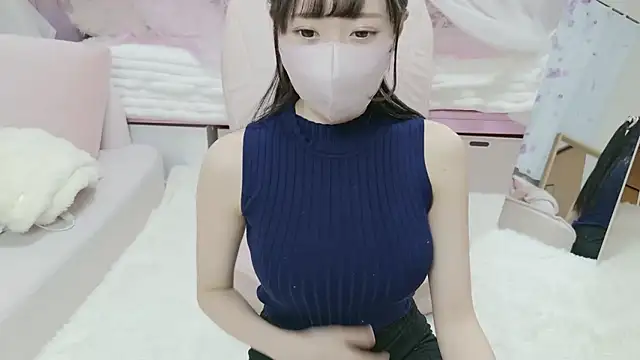 moe_o0 (F young) - M字でおもちゃぐりぐり2分♡→声我慢できなかった回数分スクワット♡