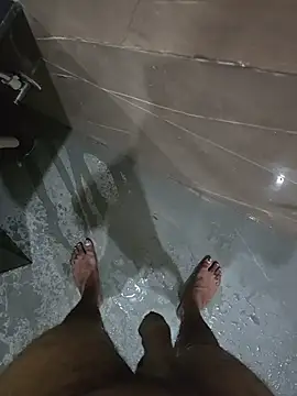 bigbuldgee (M young) - dick top cumshot