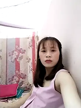 Webcam Model (-Minii-)  is live.Free join now!