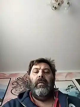 necroforo (M mature) - Senza masturbarmi e venire fino al goal