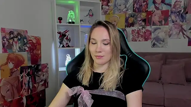 elaravoltage (F young) - tease with heels