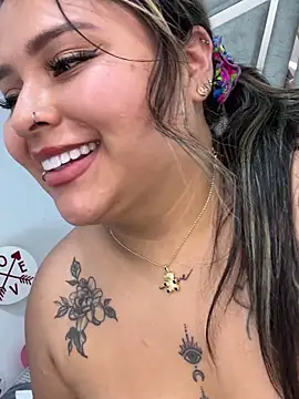 Webcam Model (ashley-swift-)  is live.Free join now!