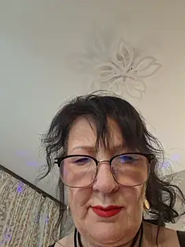 Webcam Model (LaliaMia)  is live.Free join now!