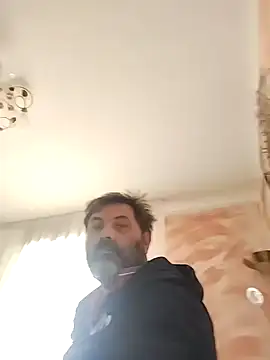 necroforo (M mature) - Senza masturbarmi e venire fino al goal