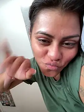 Webcam Model (RachelWeisz_)  is live.Free join now!