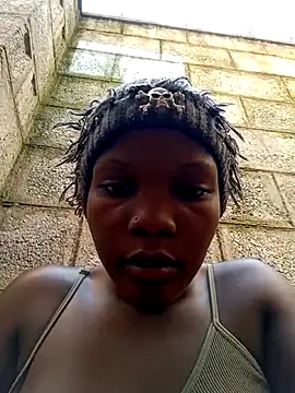 Webcam Model (sweet_zara01)  is live.Free join now!