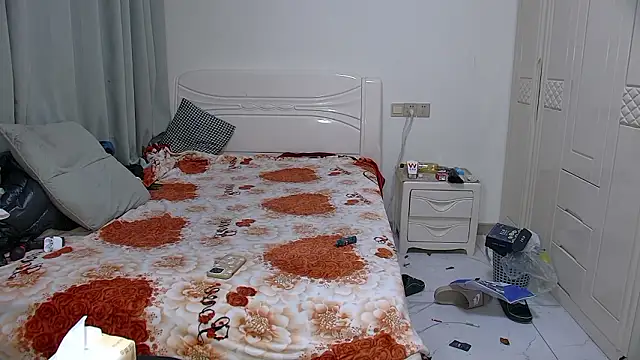 icecream-002 - Icecream-002's free webcam - UK Sex Cams