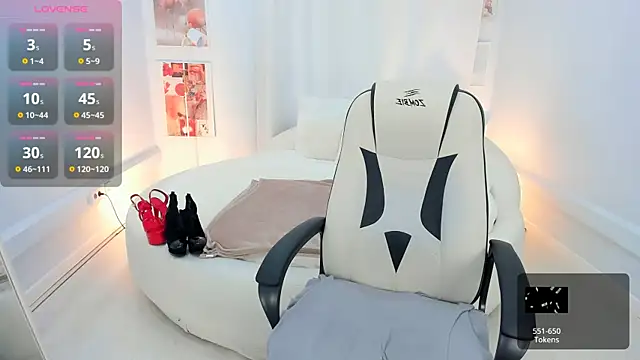 helenaregal - HelenaRegal's free webcam - UK Sex Cams