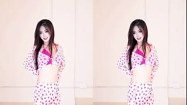 qianxi_004 - QIANXI_004's free webcam - UK Sex Cams