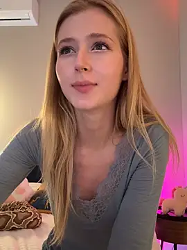 LunaRase live sex cam