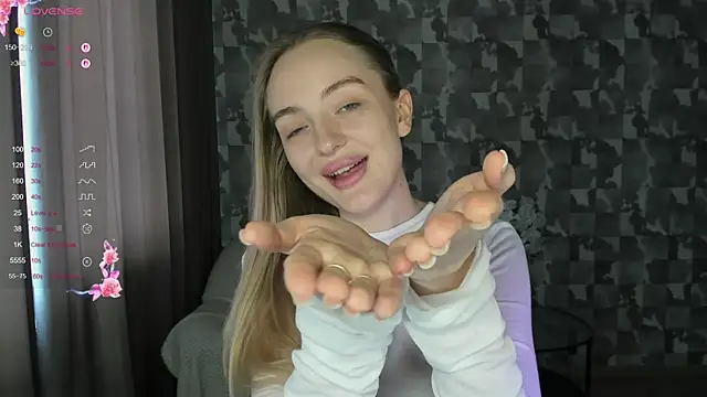 a_delina - A_delina's free webcam