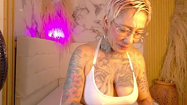 everlyn_sexx - Everlyn_sexx's free webcam