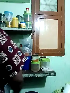 Webcam Model (tamilkaviya431)  is live.Free join now!