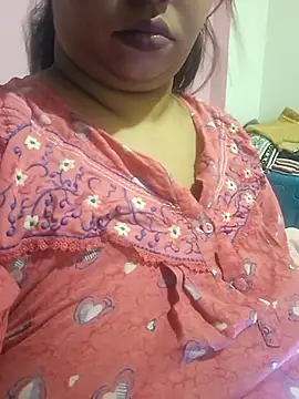 ravina_patil1 (F milf) - Kissing your lips