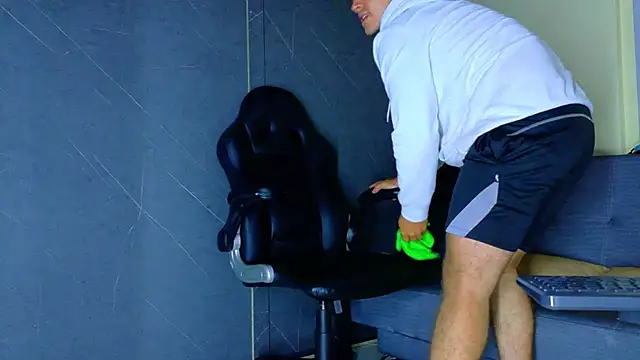 alannferrer (M young) - Oil on my body