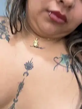 Webcam Model (ashley-swift-)  is live.Free join now!