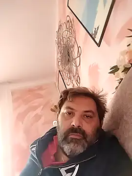 necroforo (M mature) - Senza masturbarmi e venire fino al goal