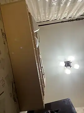 CrazzyChicks live sex cam